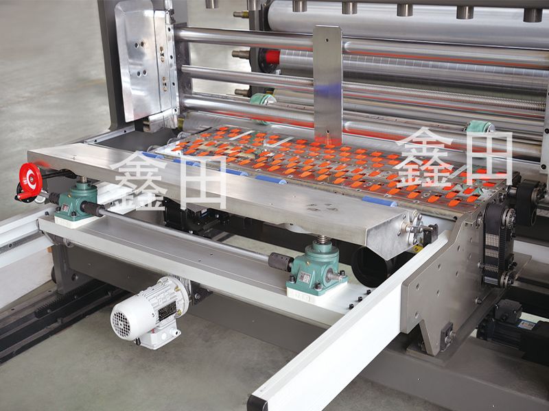 Servo free pressure lead edge feeder system